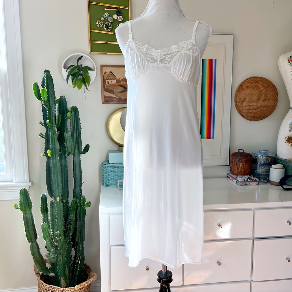 Vintage Vassarette Nylon Slip Dress Nightgown Style 10-105 SZ 38 24"/44 - Picture 11 of 11
